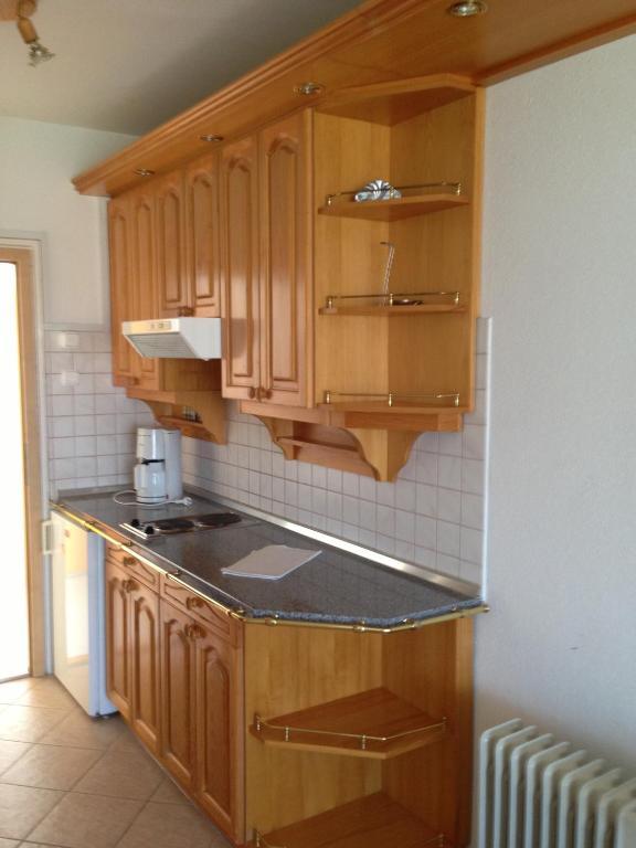 Kosztolanyi Apartmanhaz Balatonfured Bilik gambar
