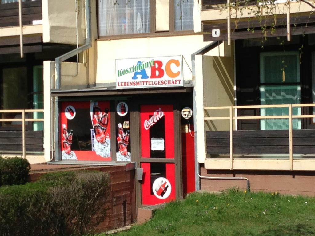 Kosztolanyi Apartmanhaz Balatonfured Luaran gambar