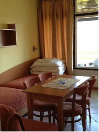 Kosztolanyi Apartmanhaz Balatonfured Luaran gambar