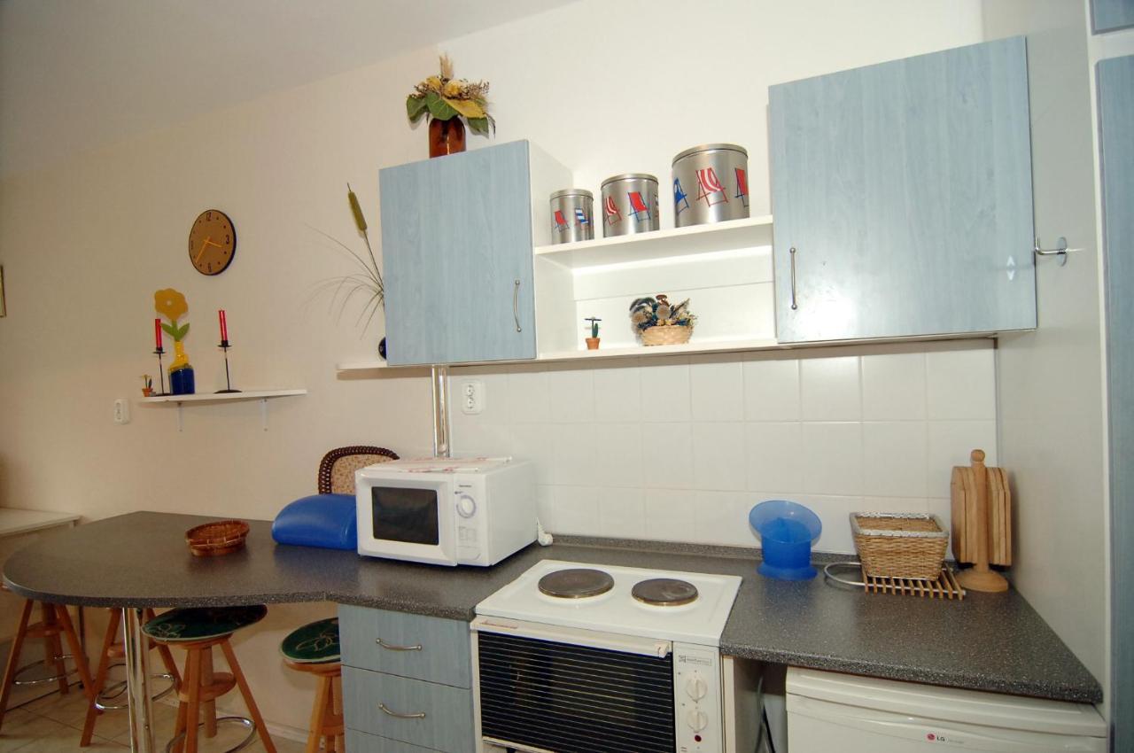 Kosztolanyi Apartmanhaz Balatonfured Luaran gambar