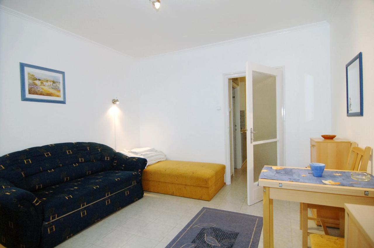 Kosztolanyi Apartmanhaz Balatonfured Luaran gambar
